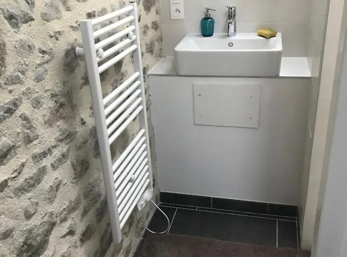 Chez Natacha Et Adrien ホームステイ *